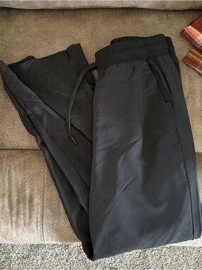 Carhartt Women’s Straight Leg Scrub Pants in Black